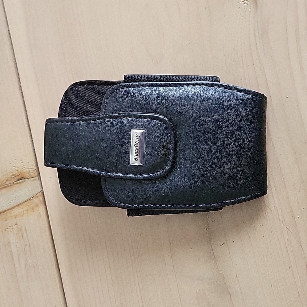 Blackberry Magnetic Closure Original Phone Case and Clip